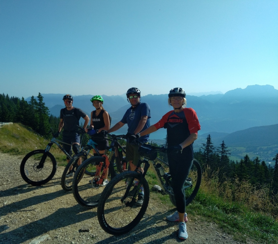 预订您的山地自行车郊游 