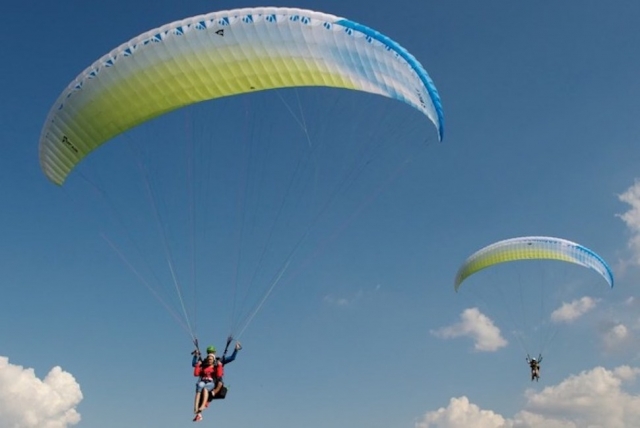  Paragliding flight in the skies of Isère 