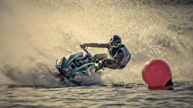 p-18009-jet-ski-2781107-1920_16312741446600.jpg