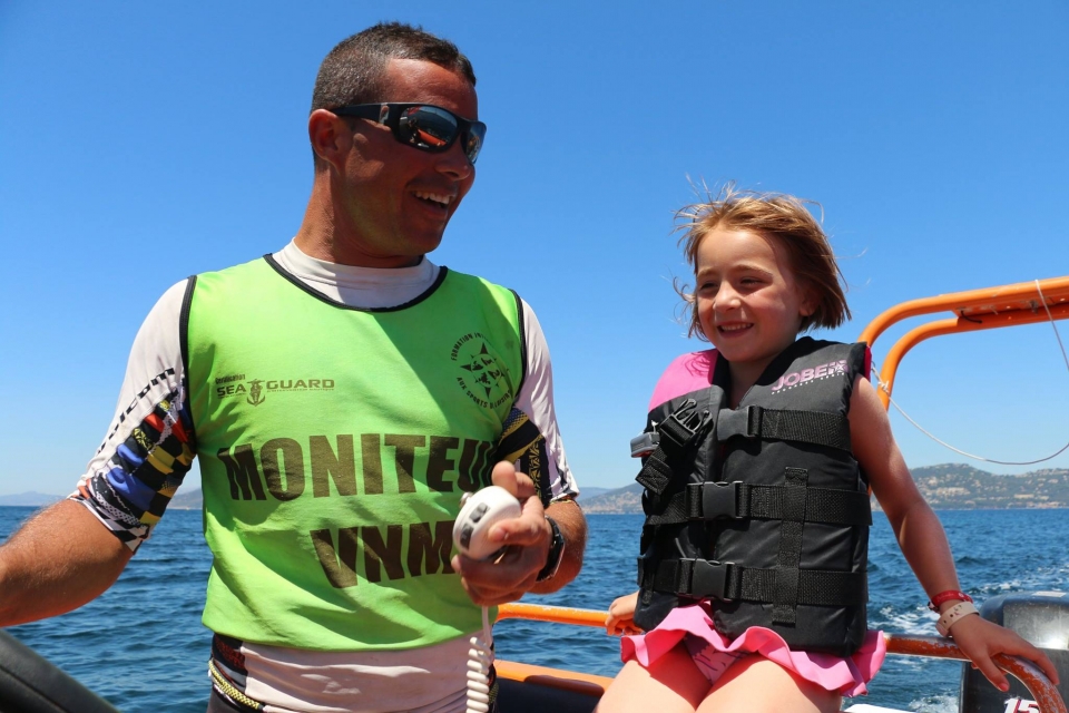 Bateau sans permis a Giens