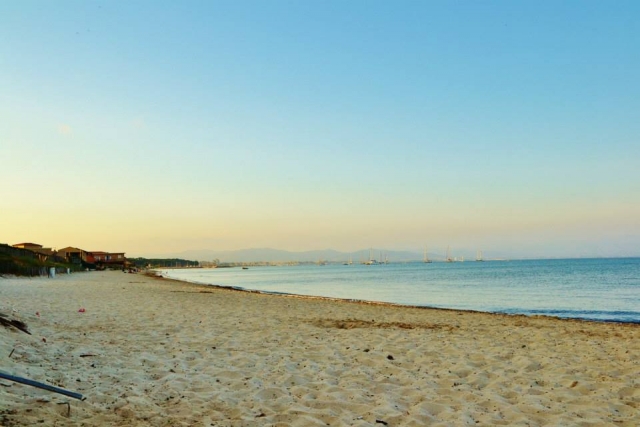 日安半岛的海滩 