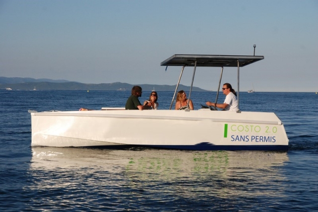 在自由区探险和航行 