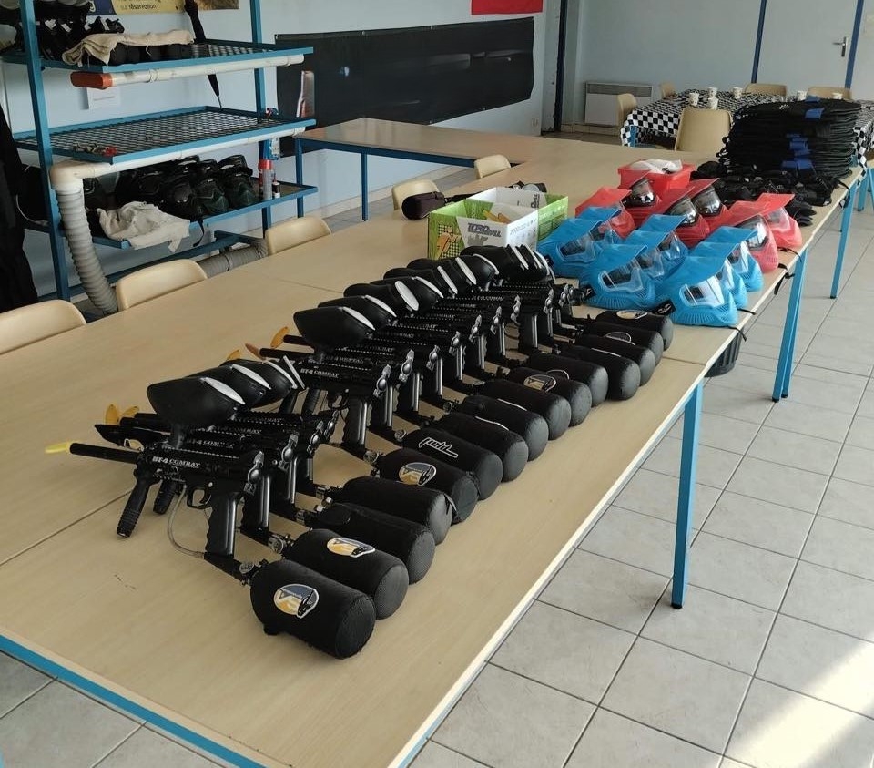 Here is the equipment that will be loaned to you during your paintball outing Here is the equipment that will be loaned to you during your paintball outing