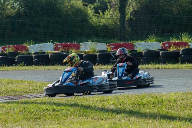  Mettiti al volante per una folle gara di go-kart! 