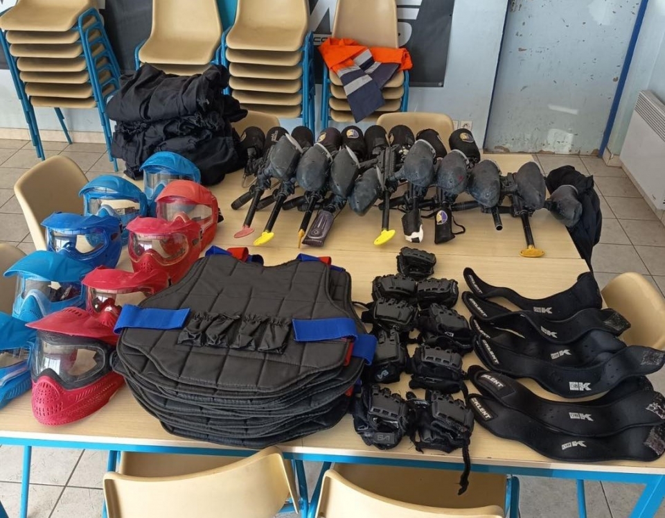 The equipment will be loaned to you on site The equipment will be loaned to you on site