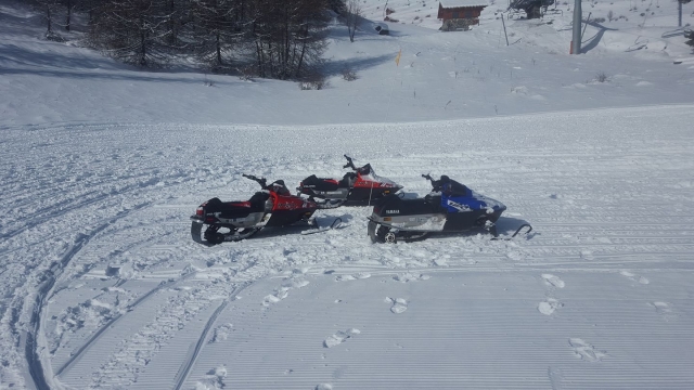  Snowmobile hike in Auron