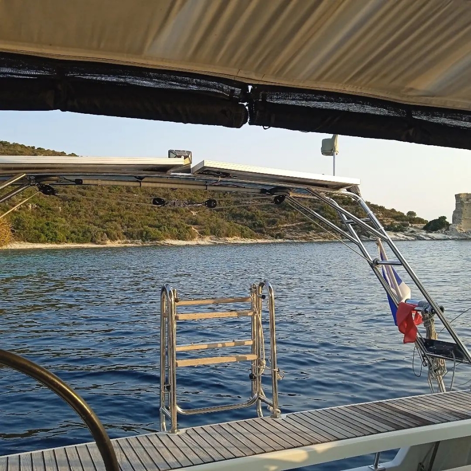  利用傍晚的时间跳入水中 