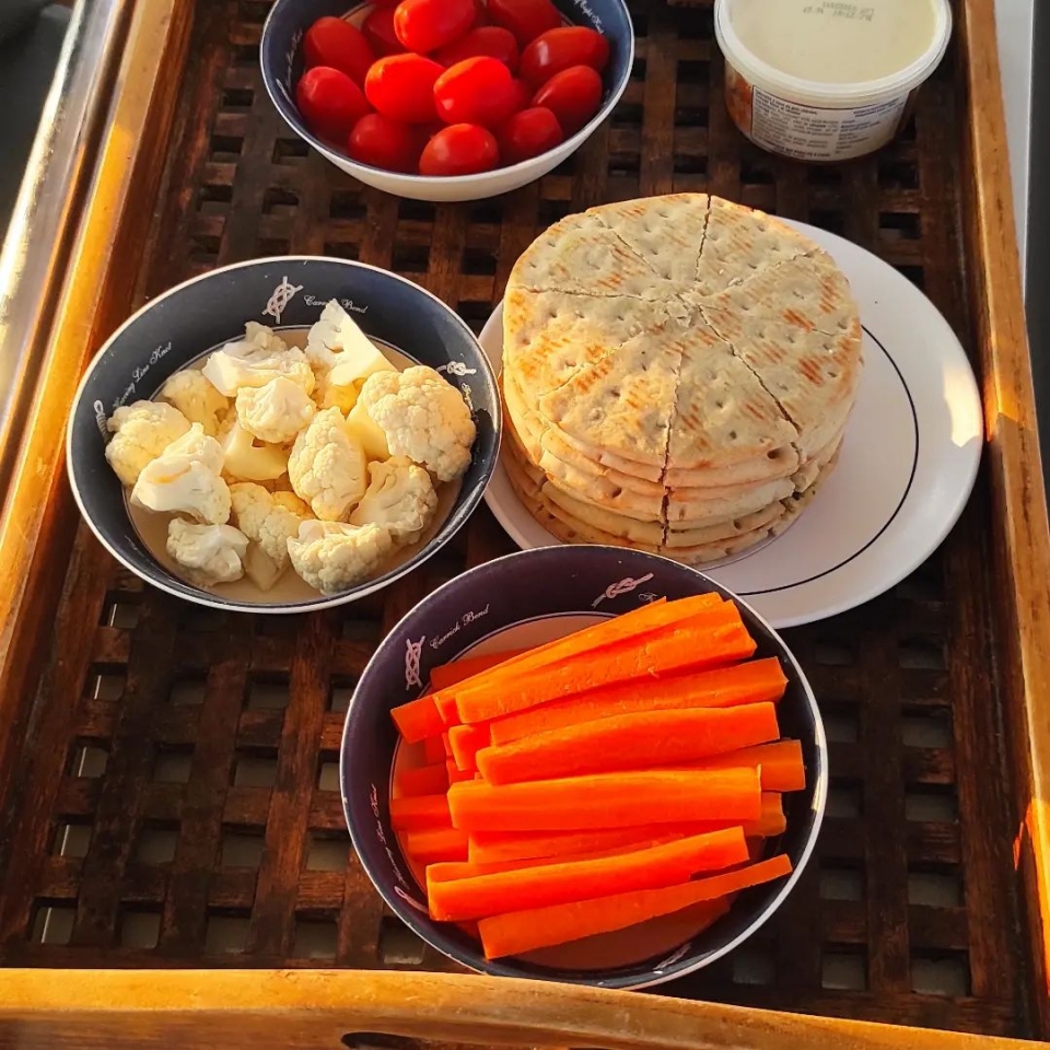  您选择的小吃、寿司或黎巴嫩餐 