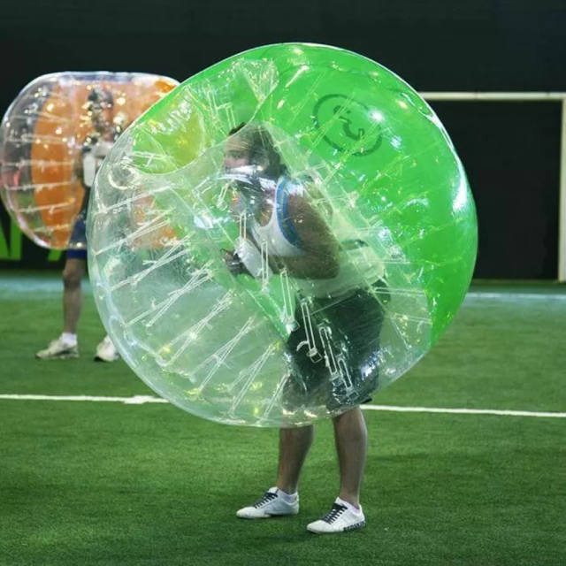  Calcio in bolla vicino a Parigi 