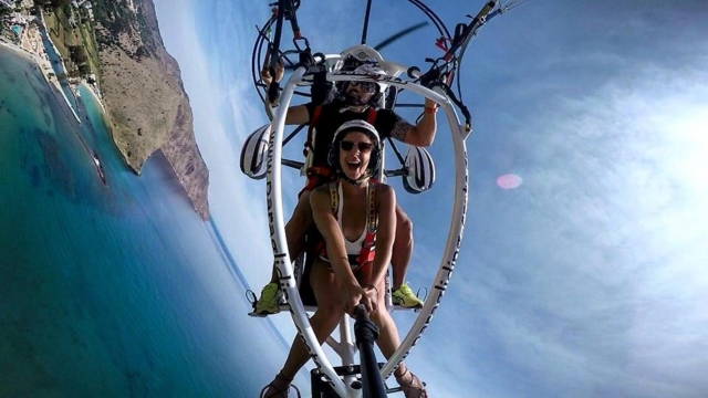 Vol à bord d'un paramoteur