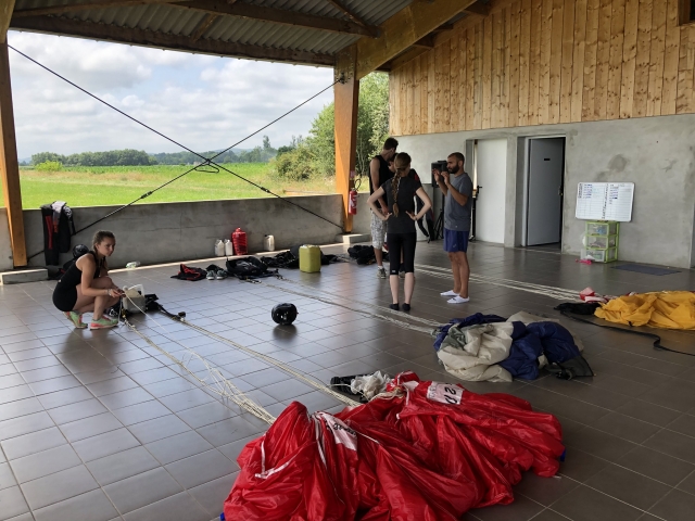 Unsere Fallschirmsprungschule 