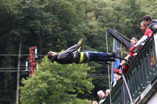  Extreme Jump! 