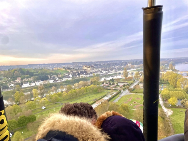  乘坐热气球欣赏令人惊叹的全景 