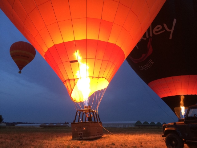  Mongolfiera in fase di decollo 
