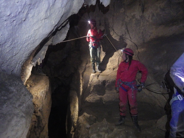  Group caving 