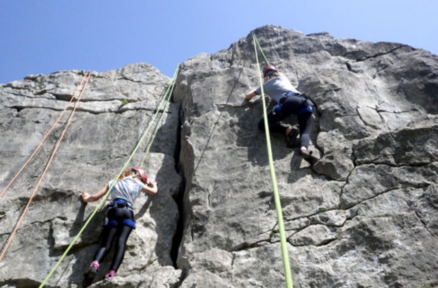  Climbing south of Pau 