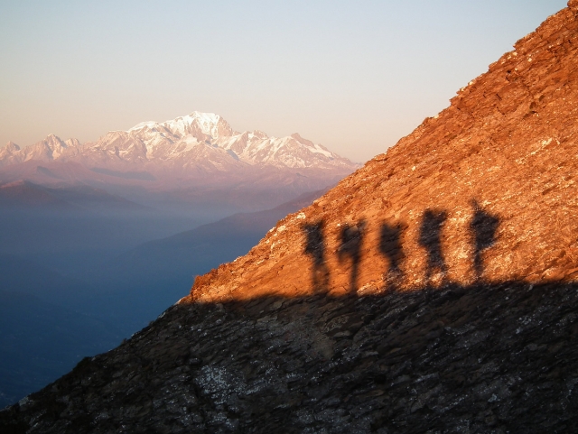  Tramonto in cima alla montagna 