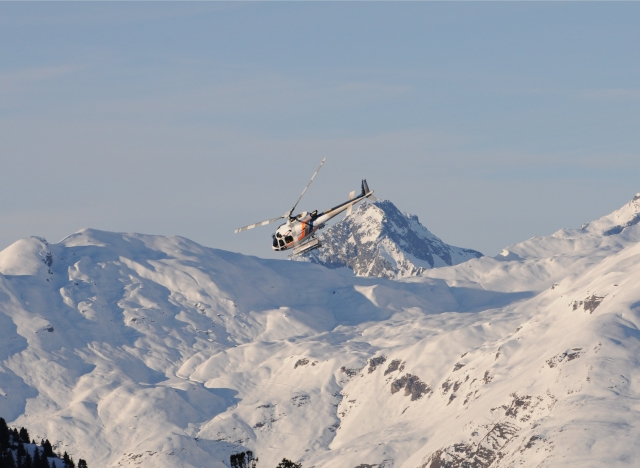 Fly over Mont-Blanc by helicopter 