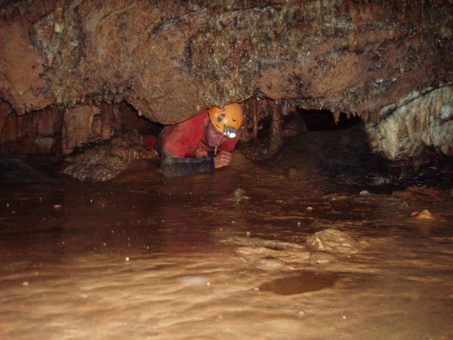Passages bas en spéléologie
