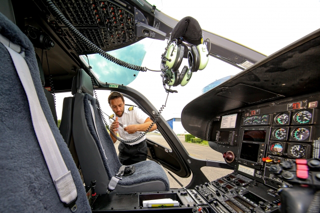 Unser Hubschrauber von innen gesehen 