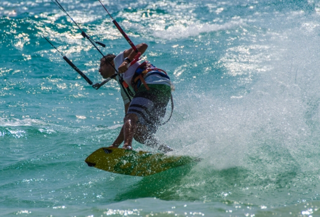  Adrenaline-rich kitesurfing 
