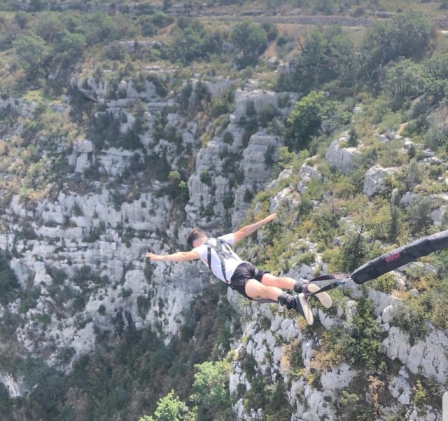  ¡Emoción durante el salto del ángel! 