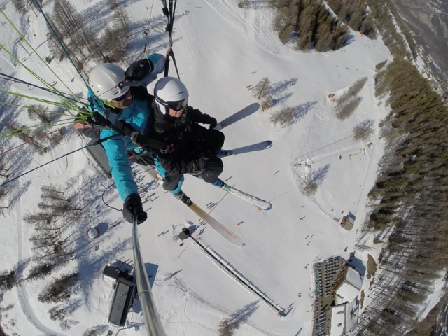  Neve cristallina e sole splendente: la combinazione perfetta 