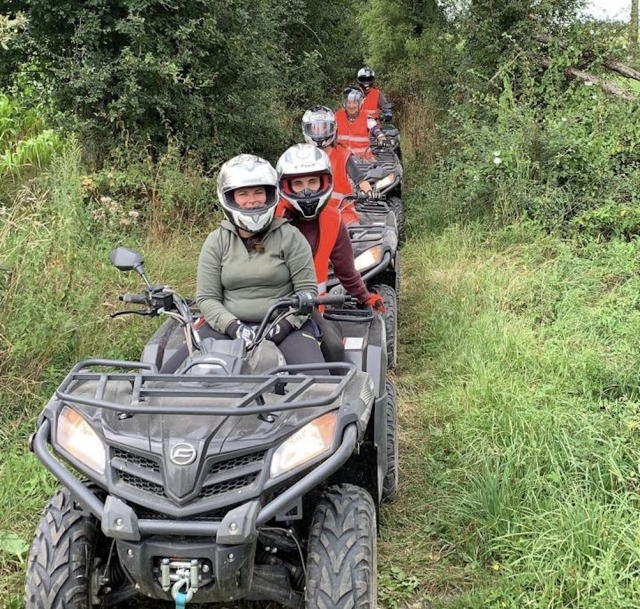  Caminhada em grupo 