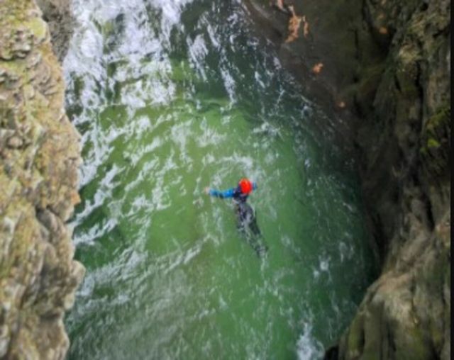  Canyoning in the Furon Bas canyon 