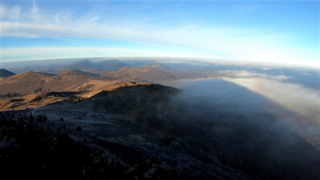 Vista de tirar o fôlego da cadeia de Puys 