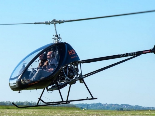 Hélicoptère en décollage