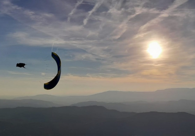 voo parapente ao pôr do sol -9999-Desfrute de uma vista magnífica do seu parapente