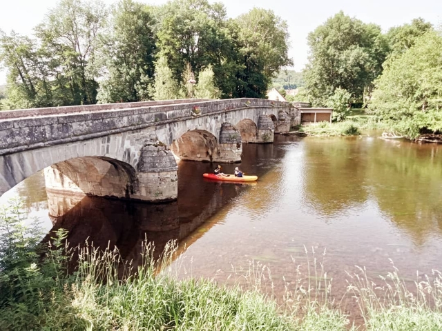 Canoë sur la Cure.