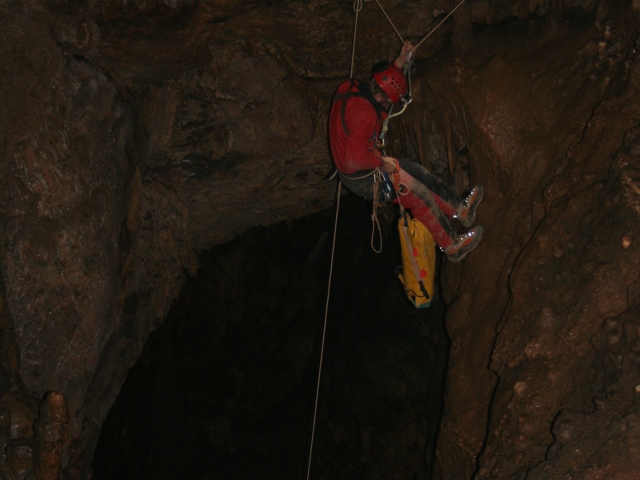 Activité spéléologie 