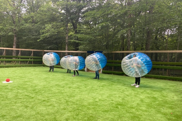  Squadra di calcio con bolle blu 