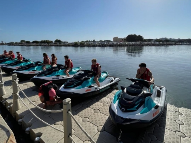 Alquiler de moto de agua biplaza en Port Canet, 30 min