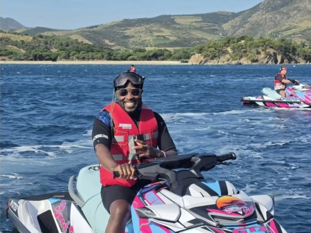  Alquilar una moto de agua para navegar con total comodidad 