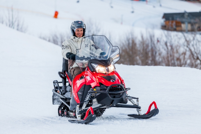  Una moto de nieve potente y fácil de manejar