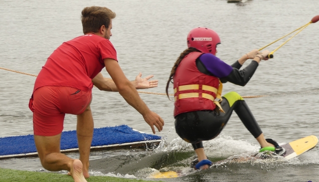 Wakeboarding session supervised by a qualified instructor 