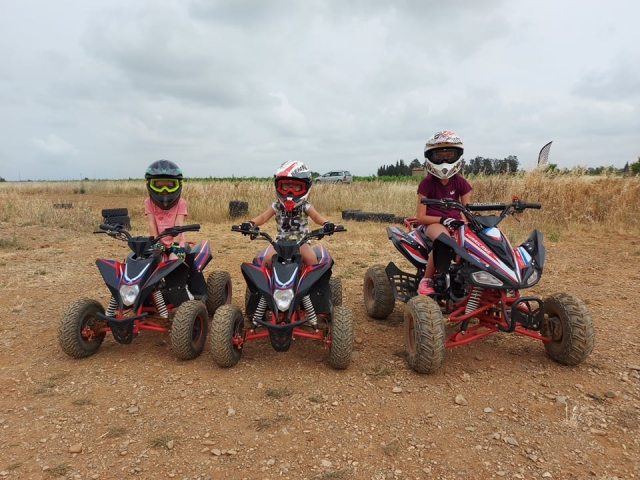  Quad adapted to the size of children 