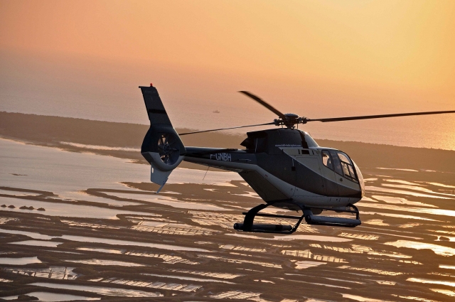 Flug über außergewöhnliche Landschaften der Bretagne 