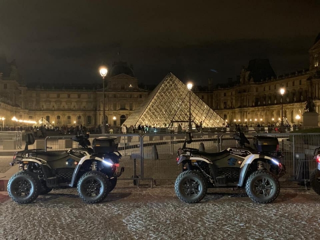 Tour in quad al Museo del Louvre