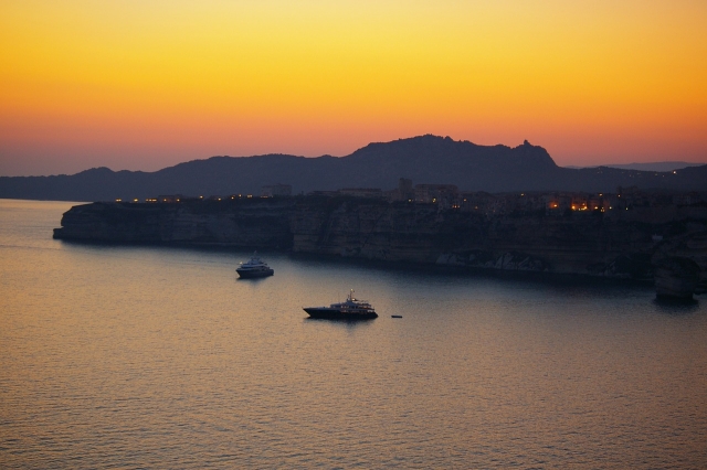  La Corsica al tramonto 