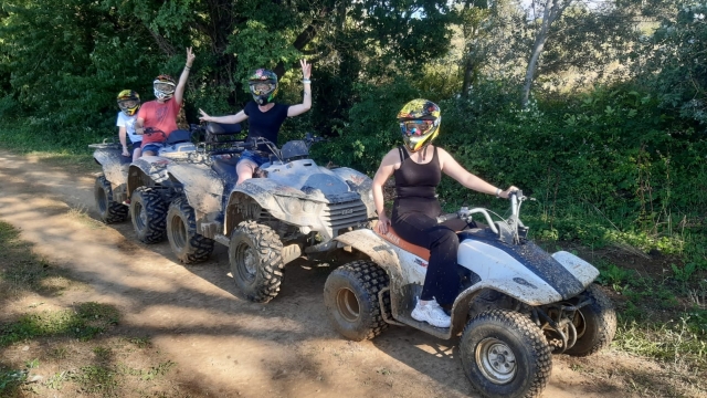 Randonnées en quad dans les bois ardèchois