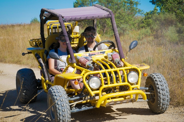  Zweisitzer-Buggy für eine Fahrt in Grospierres 