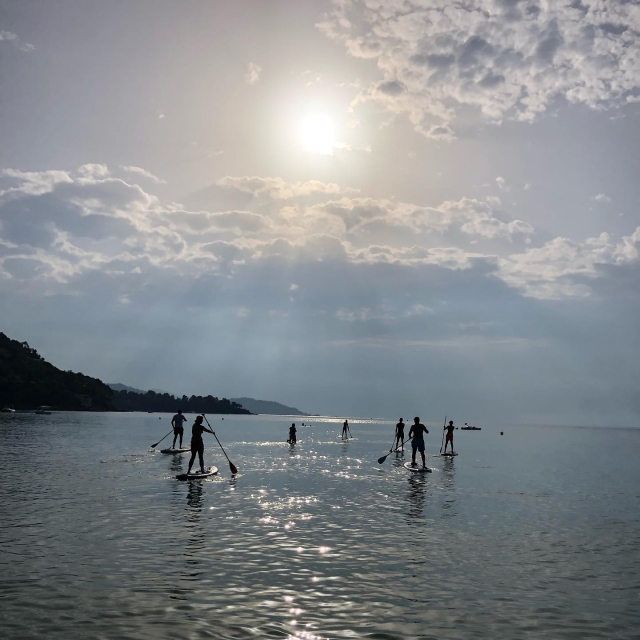 Sortie de Stand Up Paddle en groupe dans le Lavandou