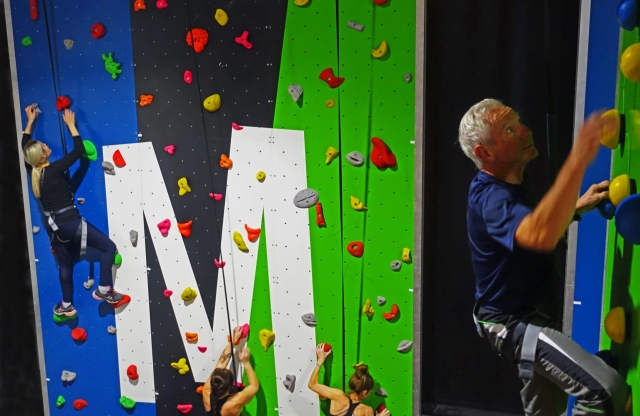  Escalada en muros 3 D en Montpellier 
