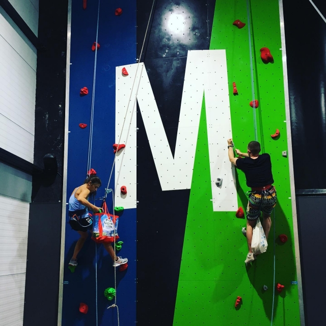  Climbing wall in Montpellier for EVJF / EVG 