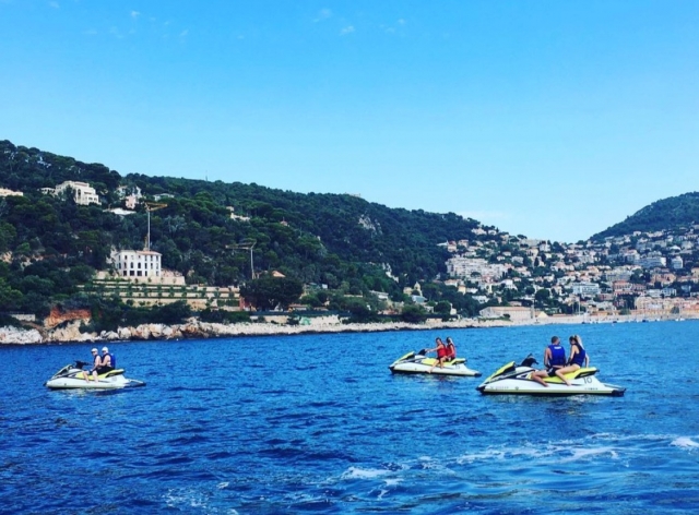 Jet ski en groupe à la baie des anges