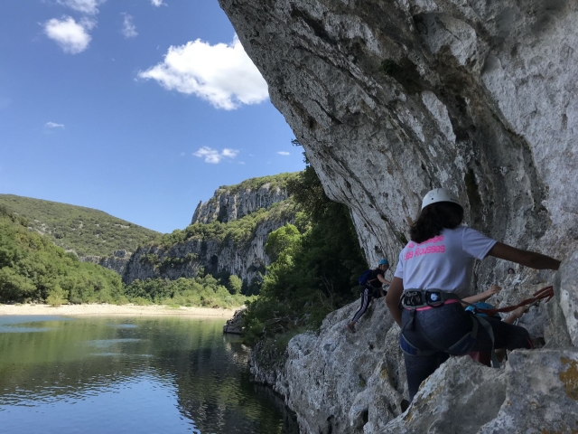 Escalade au bord de l'eau